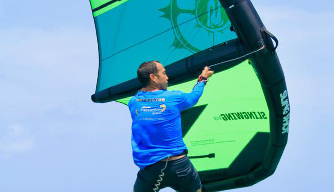 Wing Foil With Us – Experience the Freedom of Flying Over Aruba’s Waters!