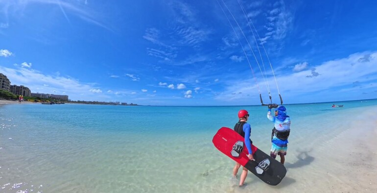Aruba Blue Sky & Crystal-Clear Water: The Perfect Backdrop for Kitesurfing
