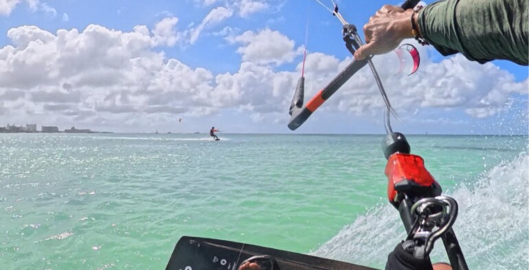 🌴 Holiday Wishes from Aruba Kitesurfing School – Thank You for an Amazing Year on the Water