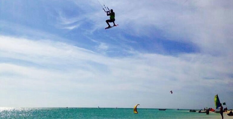 Wanna Go Higher? Advanced Kitesurfing Jumping Classes in Aruba