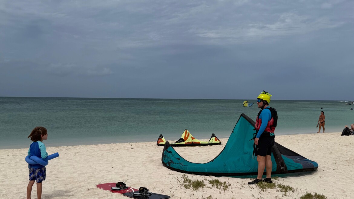 Kitesurfing in Aruba: The Complete Guide to Lessons, Wind & Best Kite Spots